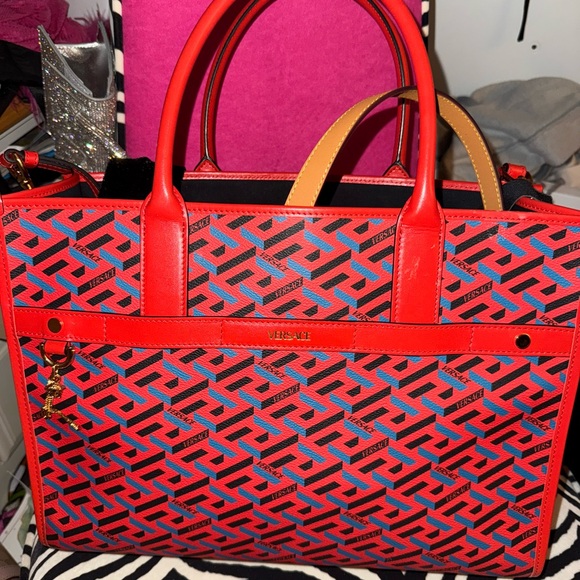 Versace Red Totes Bag - Picture 2 of 2